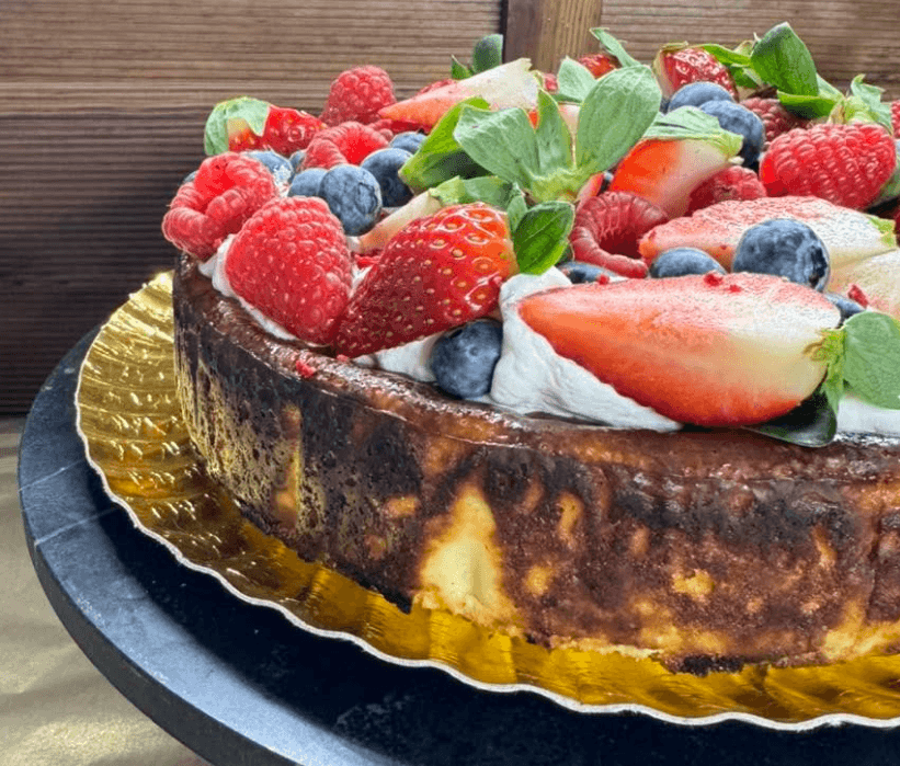 Cheesecake Basque Fructe