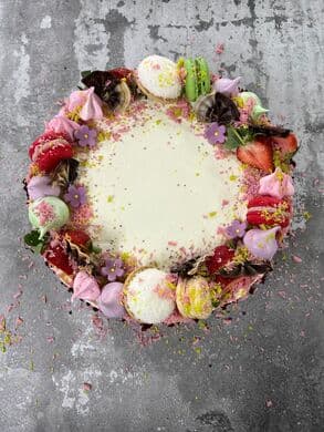 Variantă de decor tort Candy Box